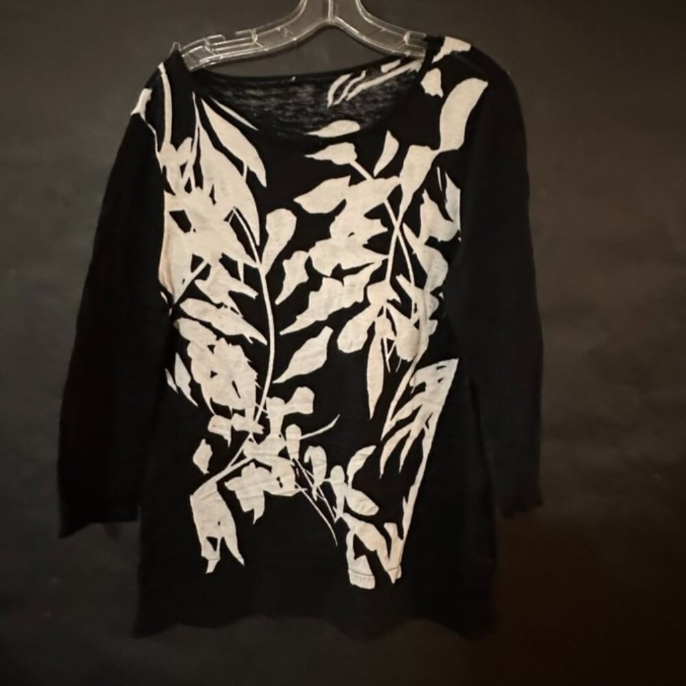 Dark Floral Graphic Print Leaves Black Size Small Top Shirt Blouse Sweater